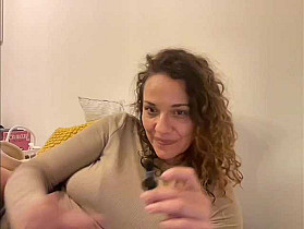 CurlyShakira Cam