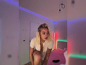 -AmazingBlonde- Cam