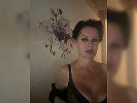 RoyalBreasts Cam